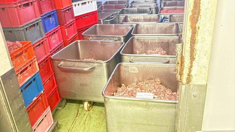 БАБХ иззе тонове преопаковано месо с изтекъл срок на годност