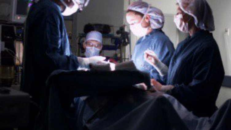 Нашенка поиска гърди на гърба