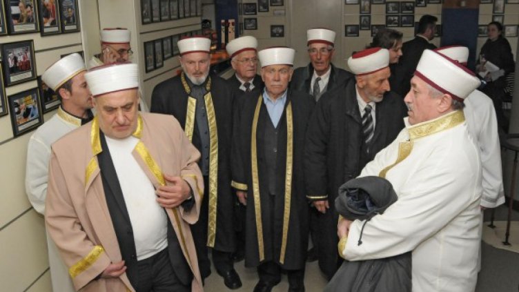 Мюфтийството сменя водача, бяга от драмите в ДПС