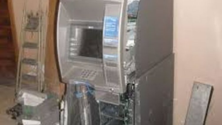 Обраха банкомат в търговски комплекс в Младост
