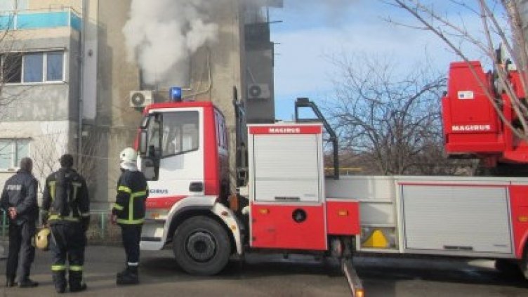 76 пожари гасиха огнеборците в страната през последното денонощие
