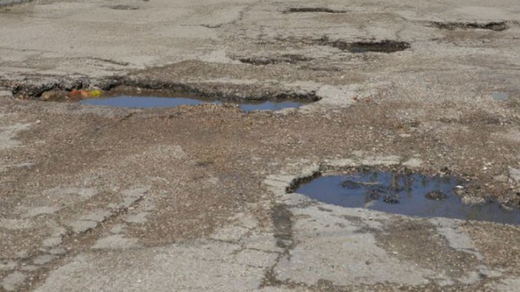 8 000 км третокласни пътища  у нас се нуждаят от ремонт