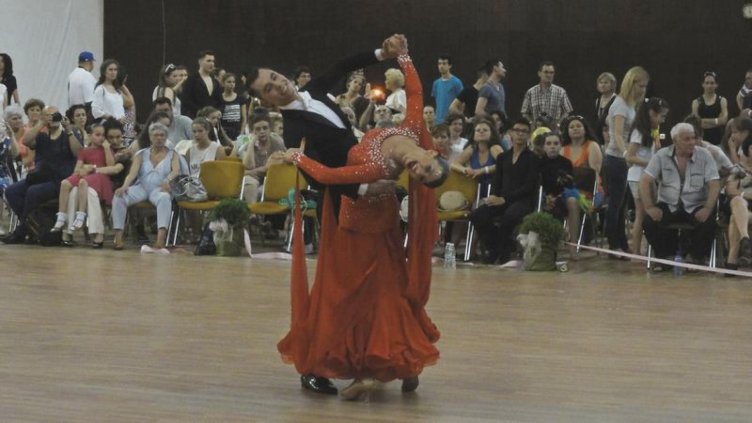&ldquo;Кристал&rdquo; взе 18 медала на спортни танци