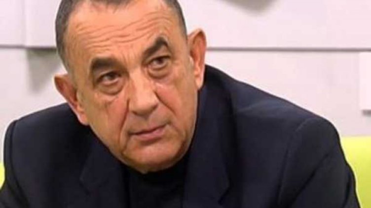 Още не знаят кое е детето, открито мъртво в захвърлен куфар