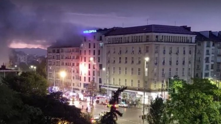 Зарядно устройство или цигара са водещите версии за пожара в София