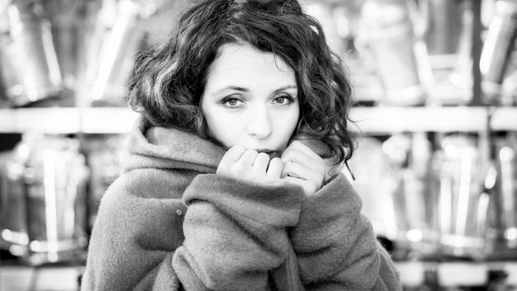  Почина певицата Андрония Попова