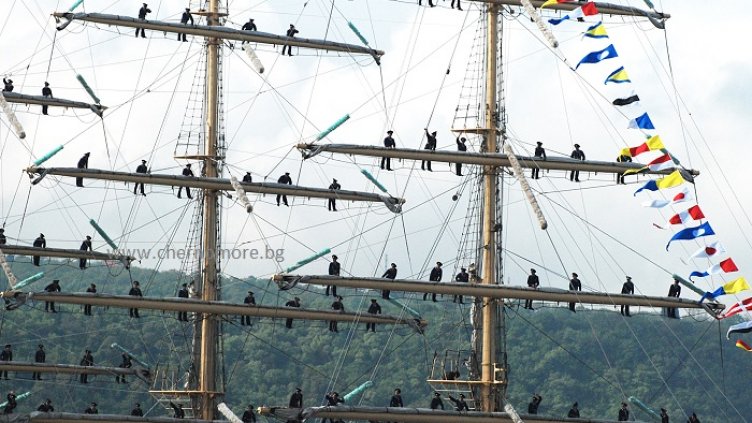 Откриха &quot;Тол Шипс&quot; в дъжда (СНИМКИ)