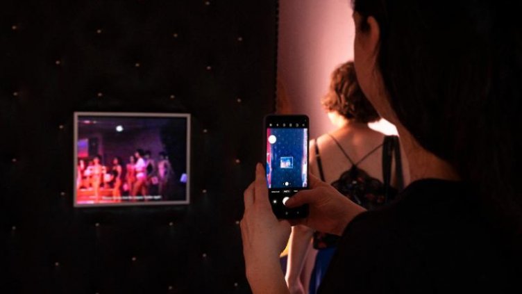 Изложбата “Мис Демокрация (не на политиката!)” гостува във Варна