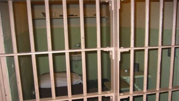 Съдът решава дали да остави бащата насилник от Варна в ареста