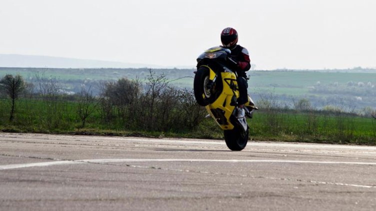 Шум от мотори буди варненци