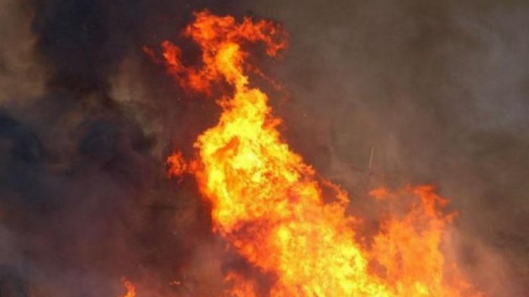 Пожар пламна в дизелов локомотив на жп спирка в Плевенско