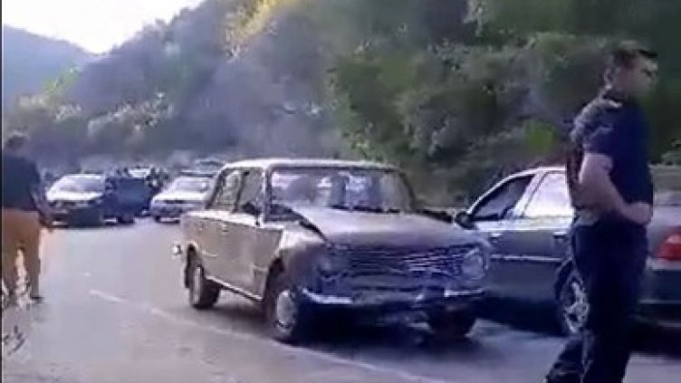 Пиян и без книжка предизвика верижна катастрофа