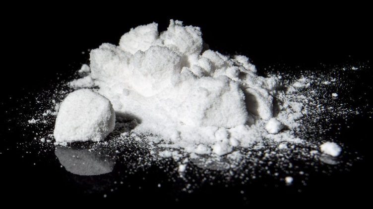 Иззеха 180 грама хероин и мариахуана от частен дом и БМВ във Варна