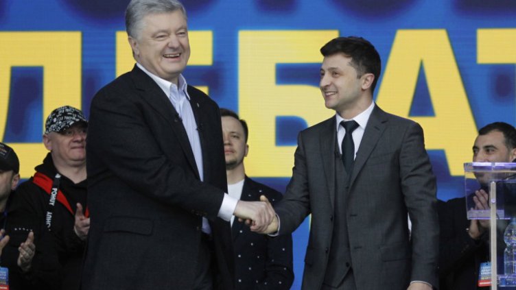 Политическо шоу преди избори в Украйна: Порошенко срещу Зеленски