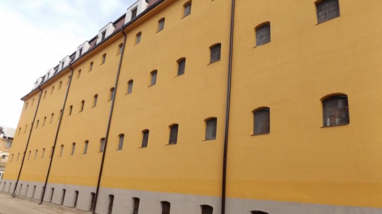 Над 1300 души в затворите и арестите ще гласуват на 4 април