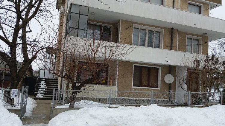 В тази къща на ул. &quot;Мамарчев&quot;11 са намерени убитите.