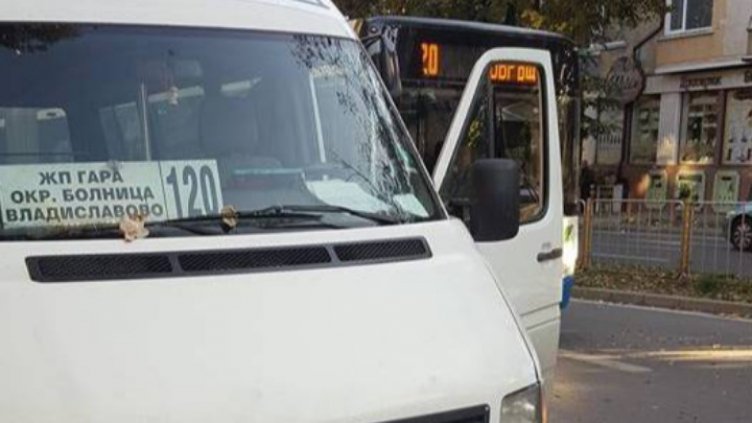 От днес спират маршрутки 120 и 122 във Варна