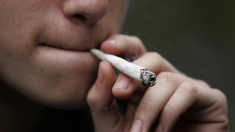 Арестуваха поредния младеж с марихуана във Варна