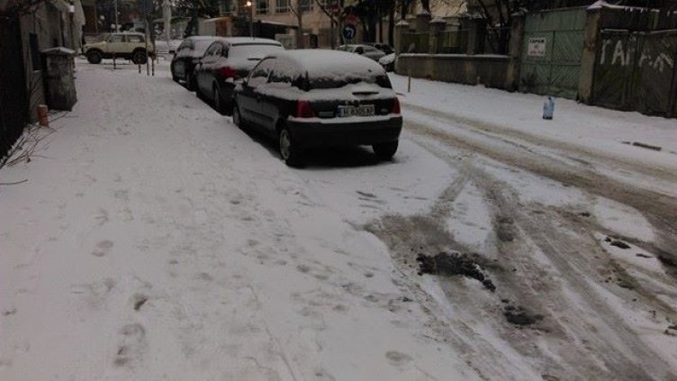Поетапно възстановяват тока в Западна България