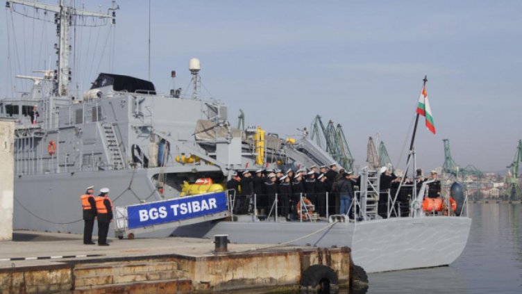 Три фирми подадоха оферти за нови кораби за ВМС в поръчка за 984 млн. лева