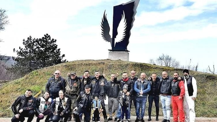 "Ангелски криле" се издигнаха над Варна в памет на загиналите мотористи