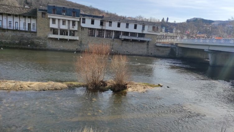 Труп на жена изплава в река Осъм в Ловеч 