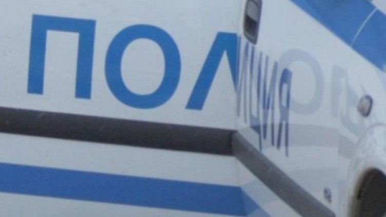 Шофьор загина. Колата му се вряза в камион в София.