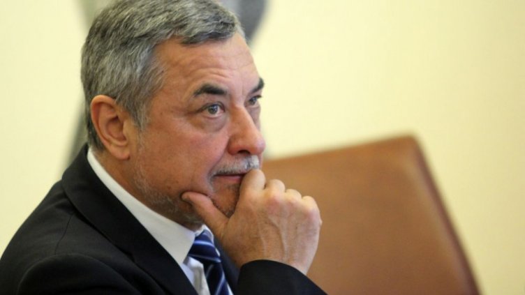 Симеонов защити подалата оставка зам.-мнистърка, иска тя да се върне на поста