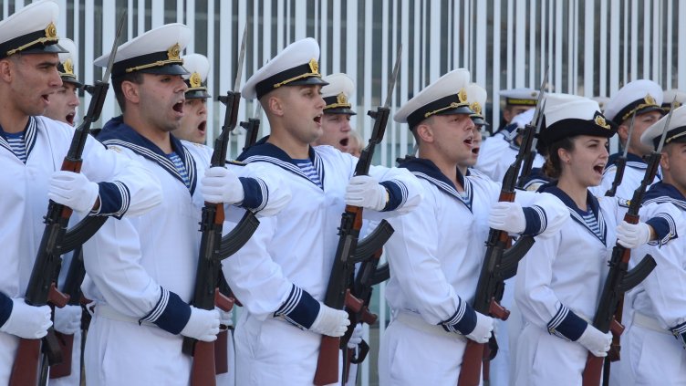 Курсанти от ВВМУ "Никола Вапцаров" получиха първо офицерско звание (Снимки)