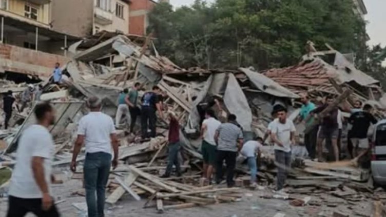 Загинал и много ранени при силното земетресение в Турция