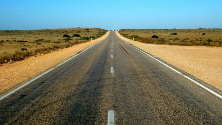 Българи до Албания с подгизнал автобус, настанени в мухлясал хотел 