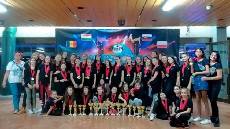 Варненски балеринки обраха златните медали в международен танцов конкурс