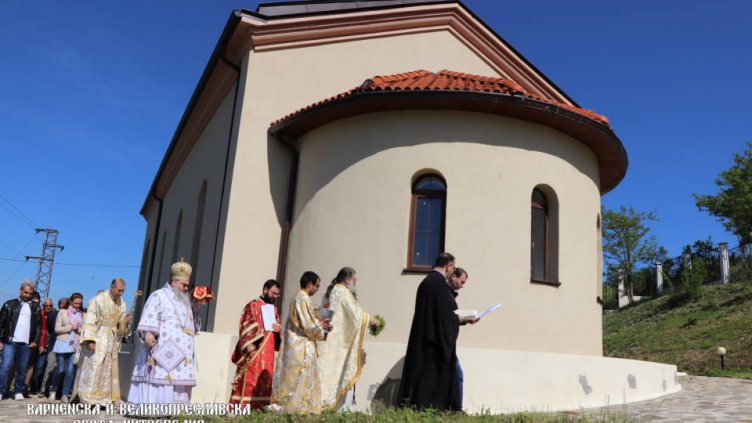 Осветиха храм в село Кълново