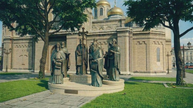 Вдигат паметник &bdquo;Св. Седмочисленици&ldquo; до Катедралата във Варна?