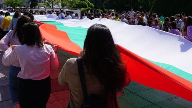 Развяват най-големия трибагреник за 3 март в Русе