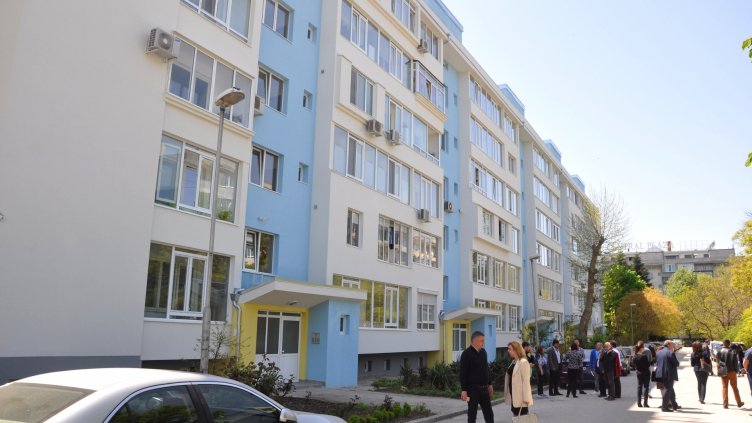 Откриха първия саниран жилищен блок във Варна
