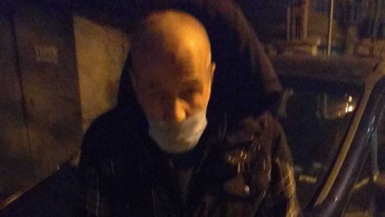 Доброто съществува! Младеж помогна на дядо с деменция във Варна