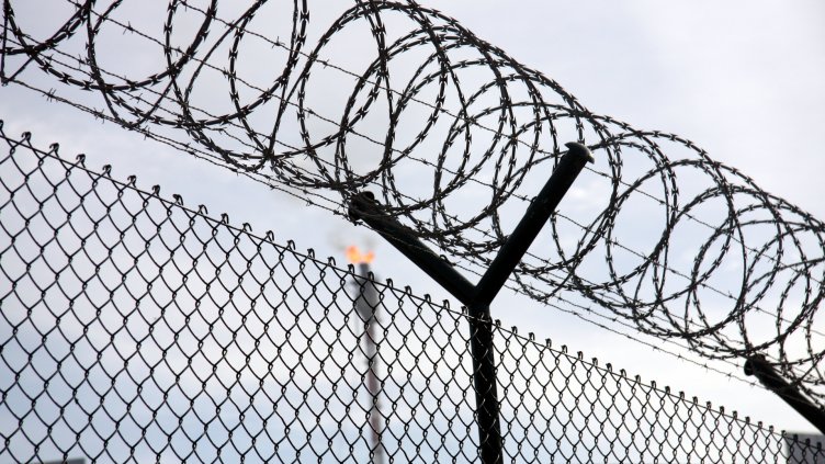 Десетки загинали при бунт в затвор във Венецуела