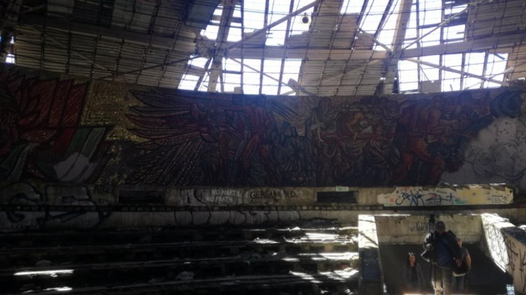 Бузлуджа се руши прогресивно