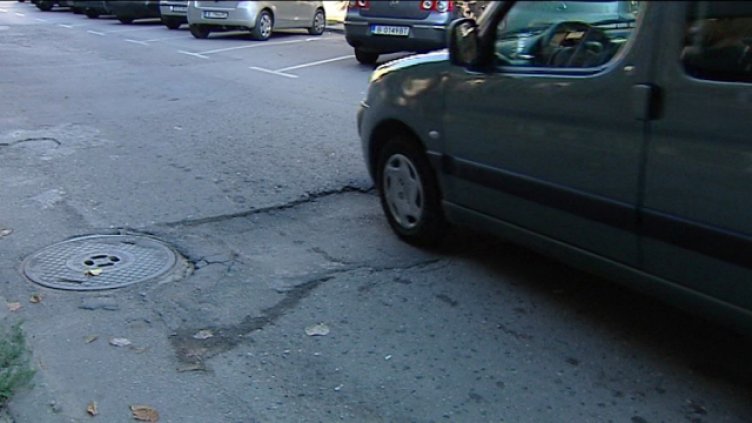 Варненци се оплакват от дупки на ул. „Русе“