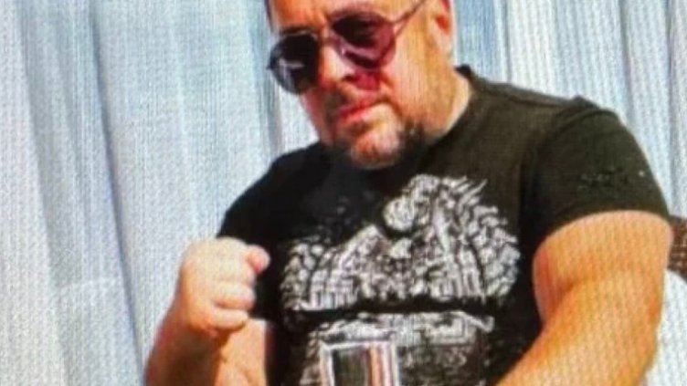 Ето я мутрата, тормозила Вальо Михов за пари