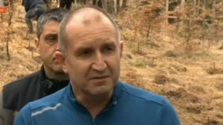 Радев се надява на редовно правителство