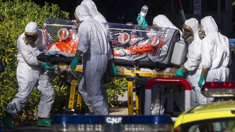 Учат медиците във Варна как да се пазят от ебола