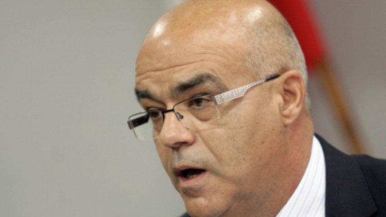 Шефът на военното разузнаване подава оставка