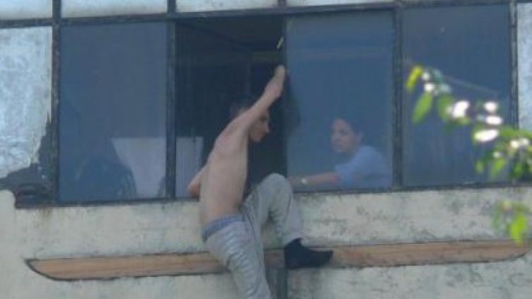 Можеше ли да бъде спасен скочилият от блока?