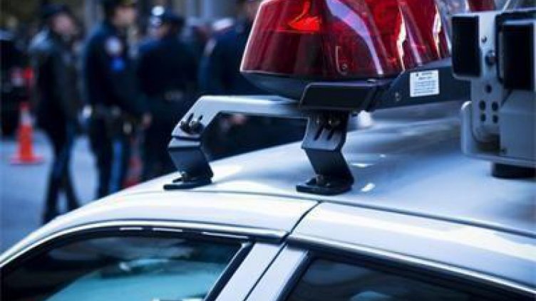 Въоръжени държат заложници в предградие на Париж