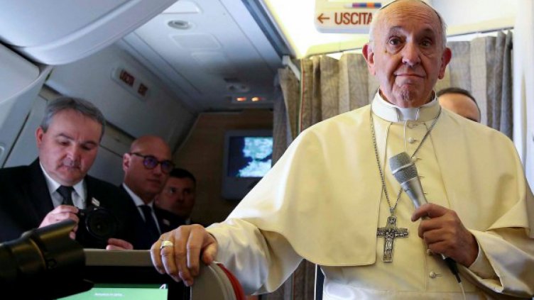 Папата притеснен: Светът е на ръба на ядрена катастрофа