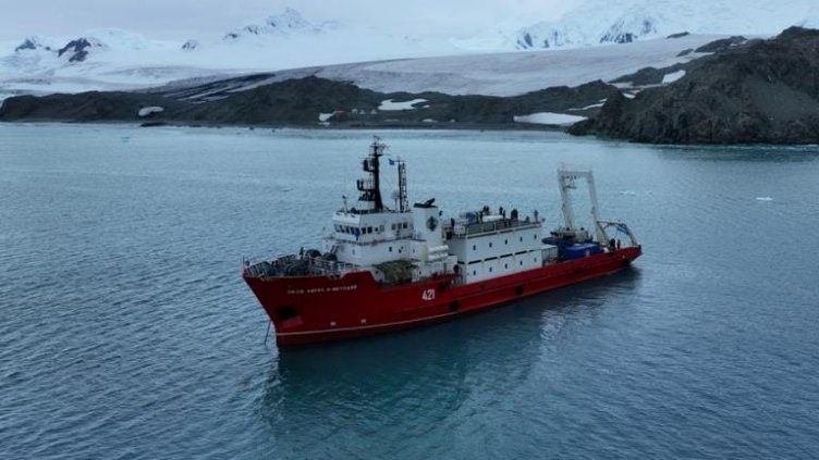 Корабът “Св. св. Кирил и Методий” достигна Южния полюс