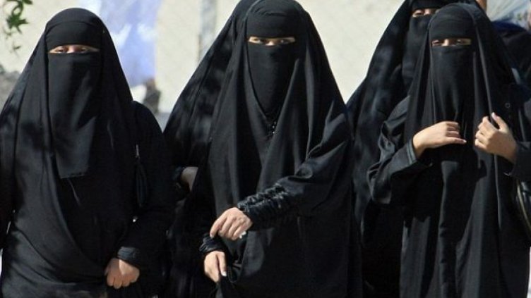 Мюфтийството се възмути: Как ще ни забранявате бурките? 