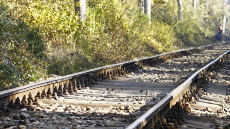 Дете с 60% изгаряния след опит за селфи върху влак